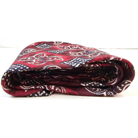 Liberty Of London Mens Red Paisley Italian Silk Tie Made In USA - Picture 5 of 6